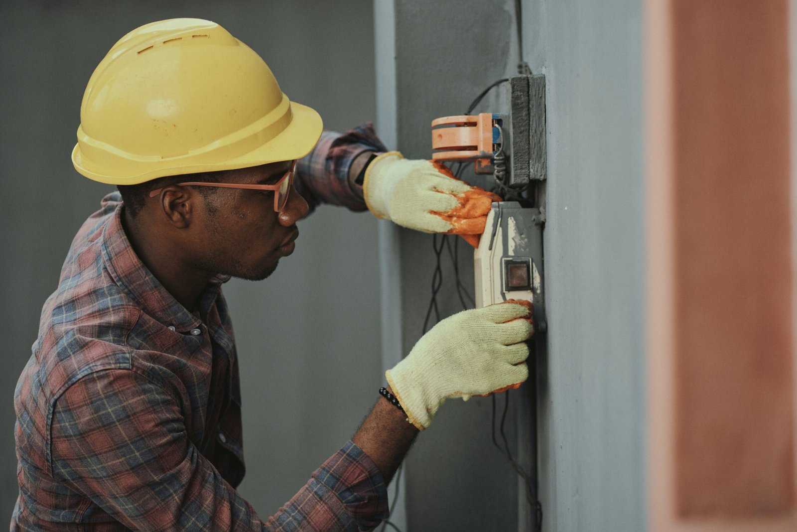 Man working after being hired through a construction recruitment agency.